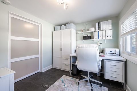 Photo 25 at 11 Castle Drive, Sunnidale, Barrie