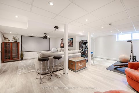 Photo 27 at 11 Castle Drive, Sunnidale, Barrie