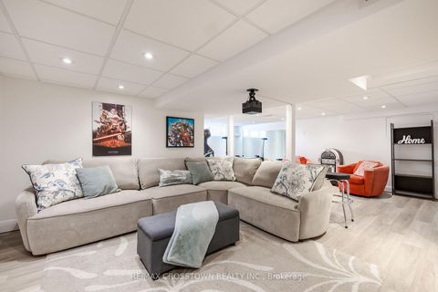 Photo 29 at 11 Castle Drive, Sunnidale, Barrie