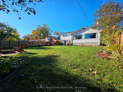 Photo 39 at 11 Castle Drive, Sunnidale, Barrie