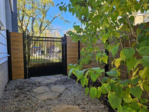 Photo 40 at 11 Castle Drive, Sunnidale, Barrie