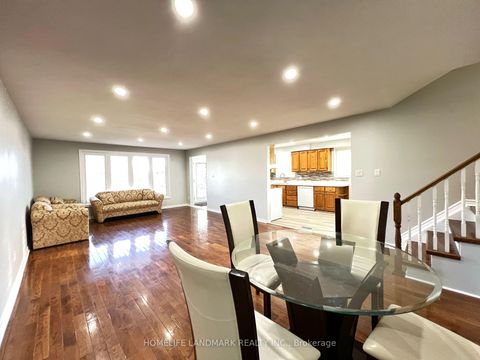 Photo 1 at 4 Ferncrest Gate, L'Amoreaux, Toronto