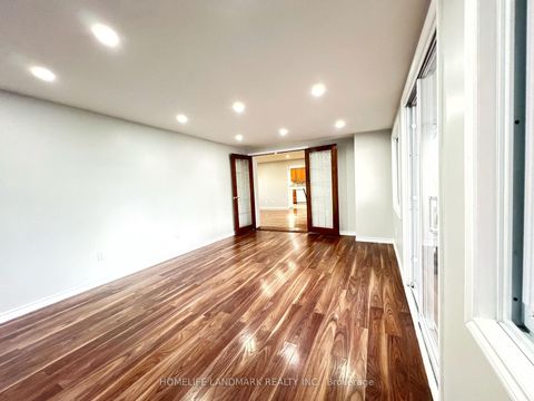 Photo 8 at 4 Ferncrest Gate, L'Amoreaux, Toronto