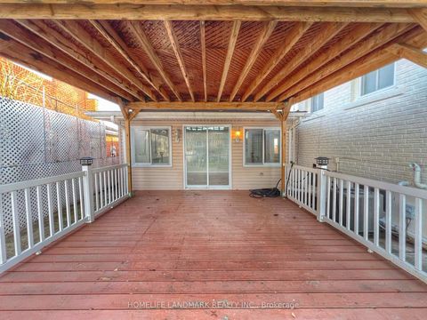 Photo 11 at 4 Ferncrest Gate, L'Amoreaux, Toronto