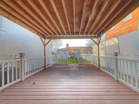 Photo 12 at 4 Ferncrest Gate, L'Amoreaux, Toronto
