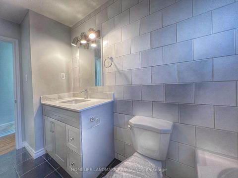 Photo 14 at 4 Ferncrest Gate, L'Amoreaux, Toronto