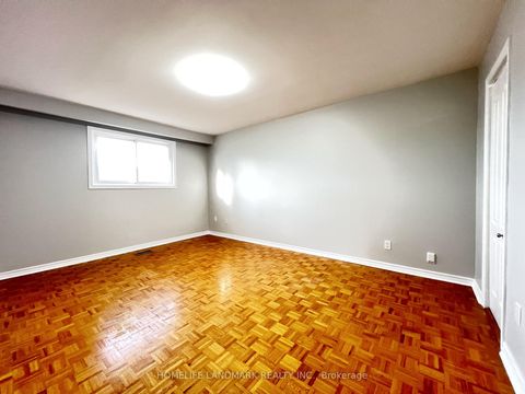 Photo 16 at 4 Ferncrest Gate, L'Amoreaux, Toronto