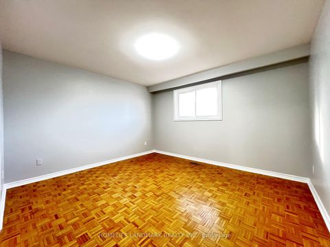 Photo 19 at 4 Ferncrest Gate, L'Amoreaux, Toronto