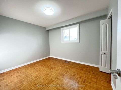 Photo 21 at 4 Ferncrest Gate, L'Amoreaux, Toronto