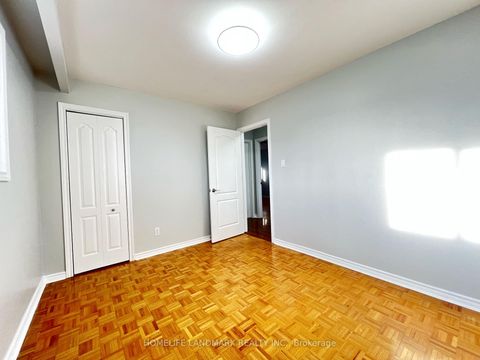 Photo 22 at 4 Ferncrest Gate, L'Amoreaux, Toronto