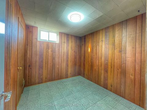 Photo 27 at 4 Ferncrest Gate, L'Amoreaux, Toronto