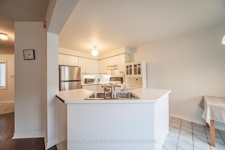 Photo 12 at 48 - 2275 Credit Valley Road, Central Erin Mills, Mississauga