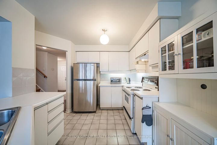 Photo 13 at 48 - 2275 Credit Valley Road, Central Erin Mills, Mississauga