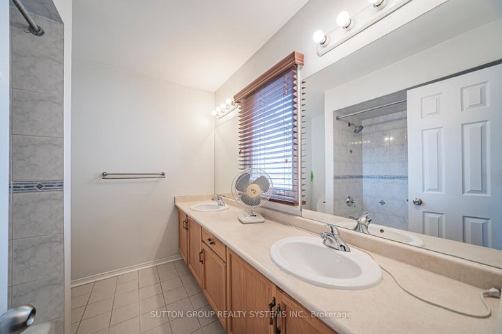 Photo 31 at 48 - 2275 Credit Valley Road, Central Erin Mills, Mississauga