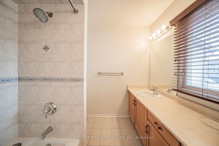 Photo 32 at 48 - 2275 Credit Valley Road, Central Erin Mills, Mississauga