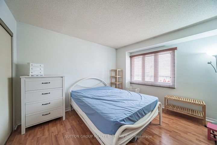 Photo 33 at 48 - 2275 Credit Valley Road, Central Erin Mills, Mississauga