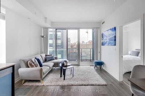 Photo 5 at 711 - 435 Richmond Street W, Waterfront Communities C1, Toronto