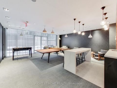 Photo 15 at 711 - 435 Richmond Street W, Waterfront Communities C1, Toronto