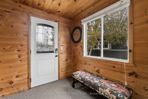 Photo 4 at 10 Pinecrest Circle, Cookstown, Innisfil