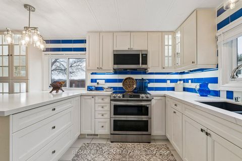 Photo 13 at 10 Pinecrest Circle, Cookstown, Innisfil