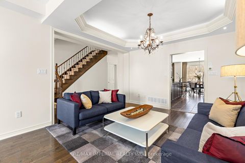 Photo 7 at 16 Carriage House Court, Jefferson, Richmond Hill