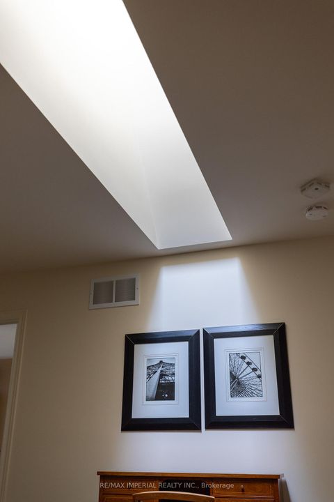 Photo 20 at 16 Carriage House Court, Jefferson, Richmond Hill