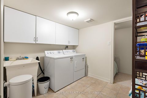 Photo 32 at 16 Carriage House Court, Jefferson, Richmond Hill