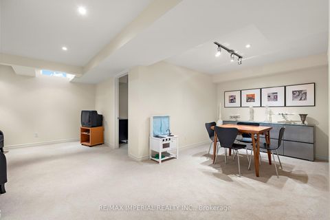 Photo 37 at 16 Carriage House Court, Jefferson, Richmond Hill