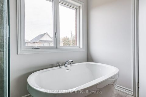 Photo 19 at 26 Sam Battaglia Crescent, Sutton & Jackson's Point, Georgina