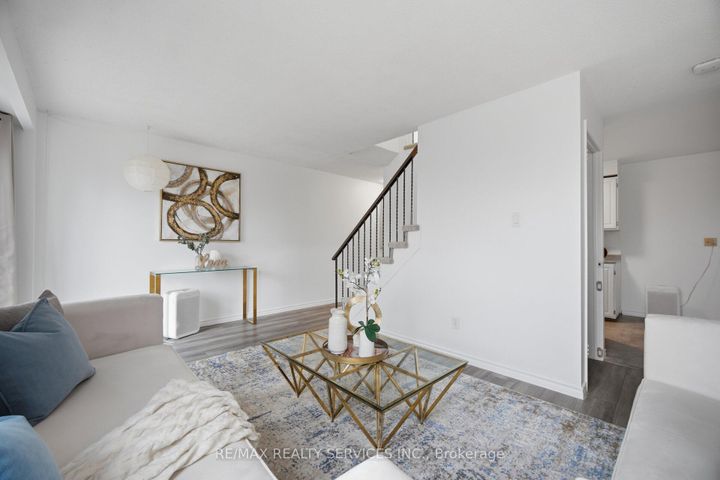 Photo 17 at 27 - 27 Dawson Crescent, Brampton North, Brampton