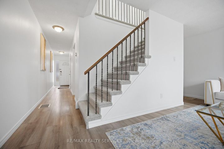 Photo 26 at 27 - 27 Dawson Crescent, Brampton North, Brampton