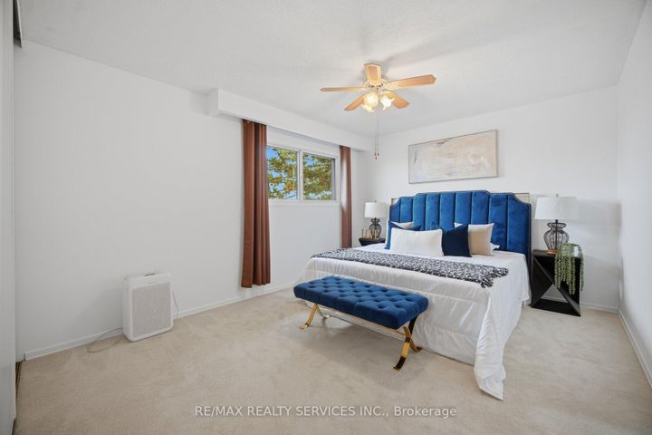 Photo 28 at 27 - 27 Dawson Crescent, Brampton North, Brampton