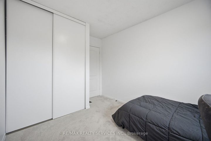 Photo 29 at 27 - 27 Dawson Crescent, Brampton North, Brampton