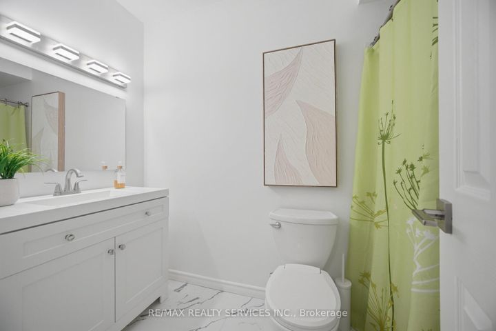 Photo 30 at 27 - 27 Dawson Crescent, Brampton North, Brampton