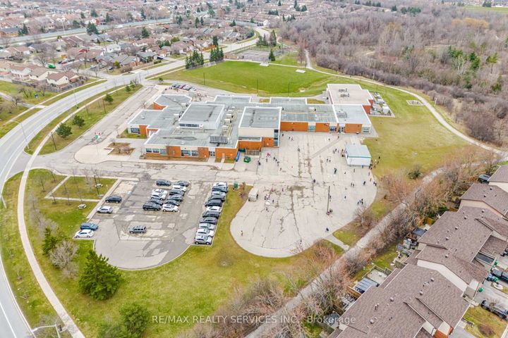 Photo 47 at 27 - 27 Dawson Crescent, Brampton North, Brampton