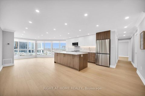 Photo 5 at 703 - 5 Weldrick Road W, North Richvale, Richmond Hill