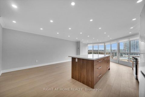 Photo 7 at 703 - 5 Weldrick Road W, North Richvale, Richmond Hill