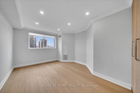 Photo 20 at 703 - 5 Weldrick Road W, North Richvale, Richmond Hill