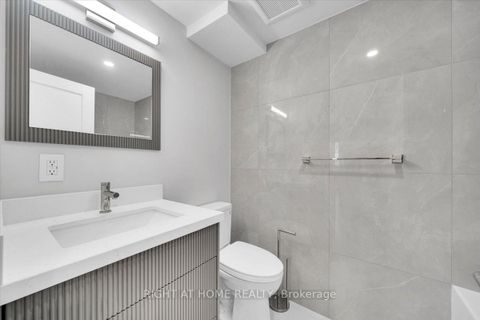 Photo 23 at 703 - 5 Weldrick Road W, North Richvale, Richmond Hill