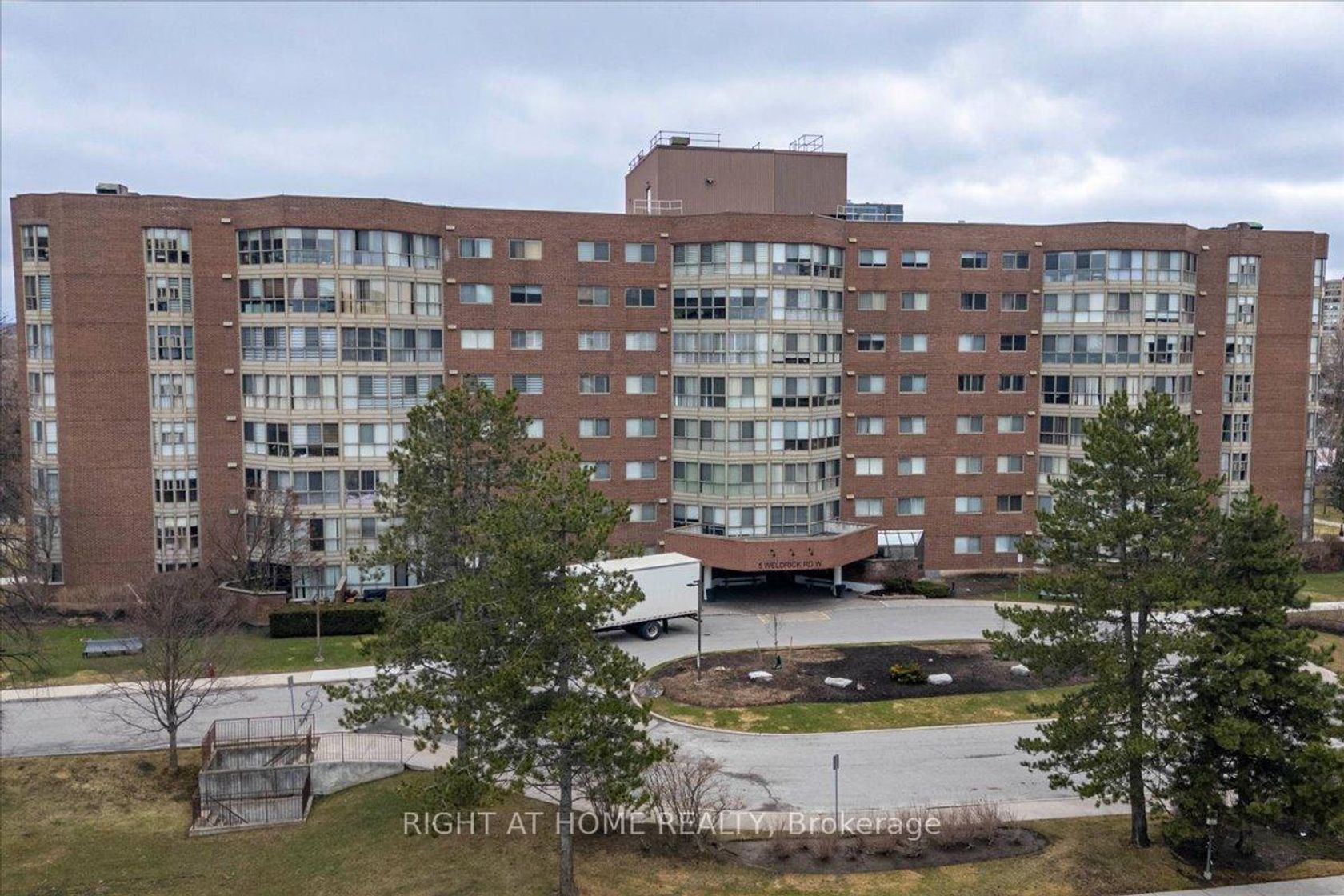 703 - 5 Weldrick Road W, North Richvale, Richmond Hill photo 7