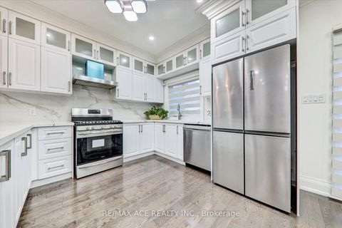 Photo 11 at 71 Lillington Avenue, Cliffside, Toronto