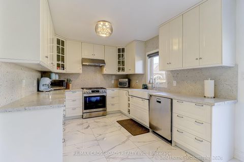 Photo 7 at 80 Lois Drive, Islington Woods, Vaughan