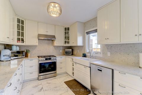 Photo 10 at 80 Lois Drive, Islington Woods, Vaughan