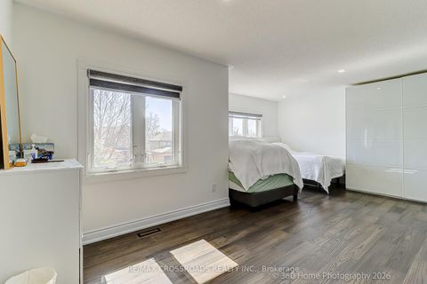 Photo 16 at 80 Lois Drive, Islington Woods, Vaughan