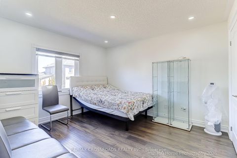 Photo 24 at 80 Lois Drive, Islington Woods, Vaughan