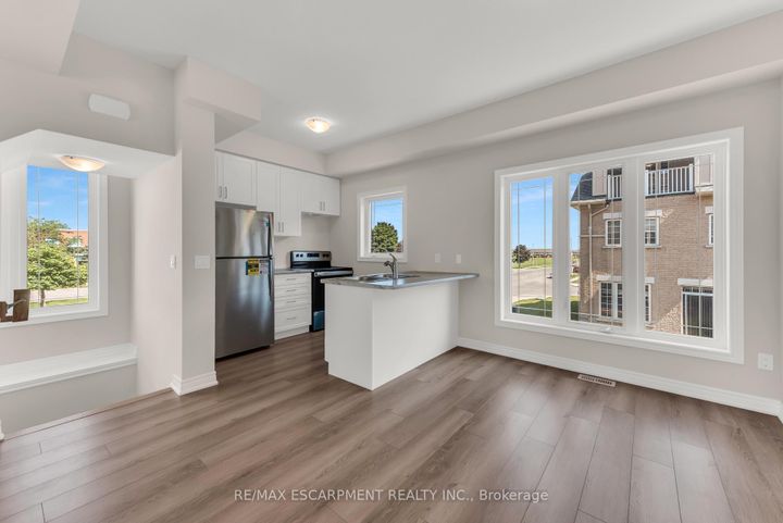 Photo 9 at 57 - 19 Picardy Drive, Stoney Creek Mountain, Hamilton