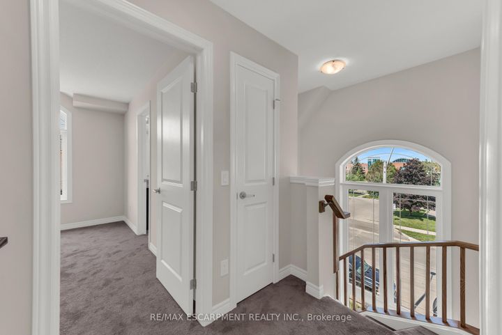 Photo 16 at 57 - 19 Picardy Drive, Stoney Creek Mountain, Hamilton