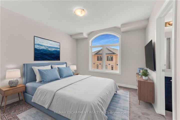 Photo 18 at 57 - 19 Picardy Drive, Stoney Creek Mountain, Hamilton