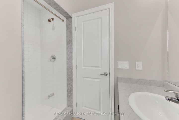 Photo 21 at 57 - 19 Picardy Drive, Stoney Creek Mountain, Hamilton