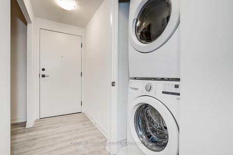 Photo 10 at B904 - 292 Verdale Crossing, Unionville, Markham